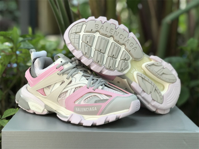 B 17FW Tripe-S High End Sneaker-377