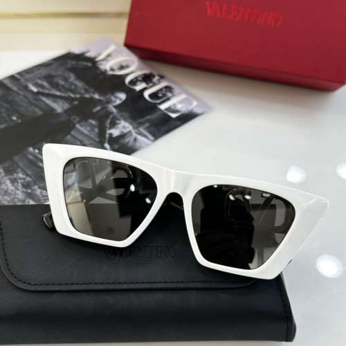 V Sunglasses AAAA-443