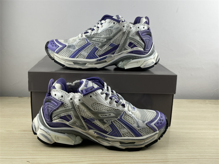 B 17FW Tripe-S High End Sneaker-438