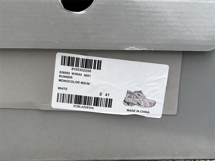 B 17FW Tripe-S High End Sneaker-445