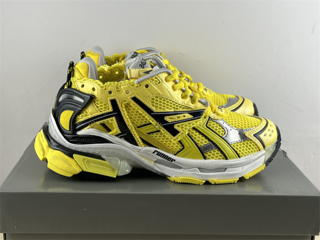 B 17FW Tripe-S High End Sneaker-439