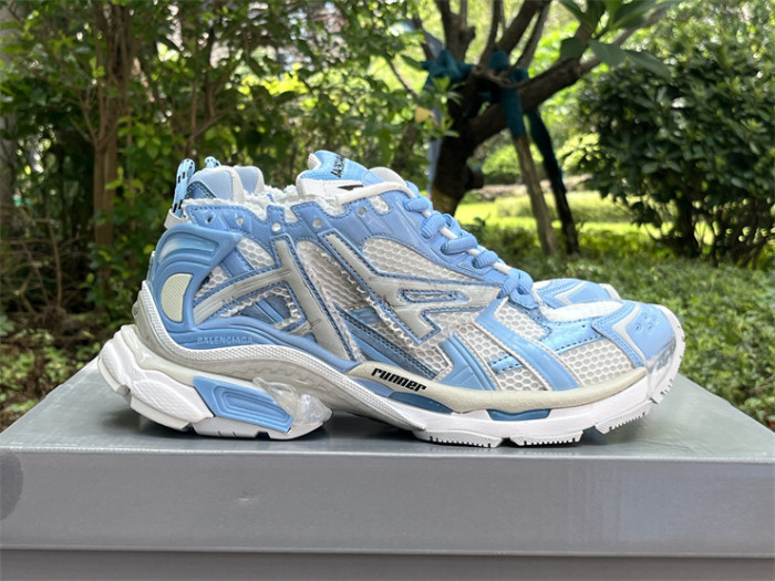 B 17FW Tripe-S High End Sneaker-414