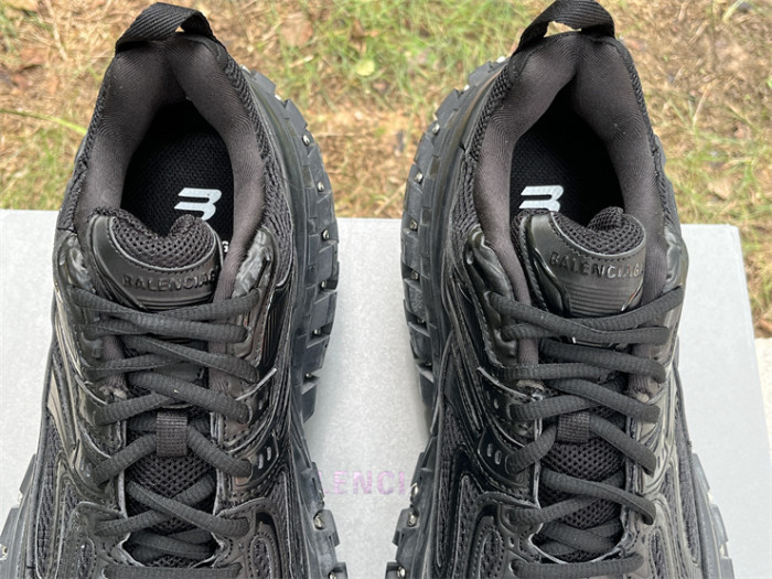 B 17FW Tripe-S High End Sneaker-415