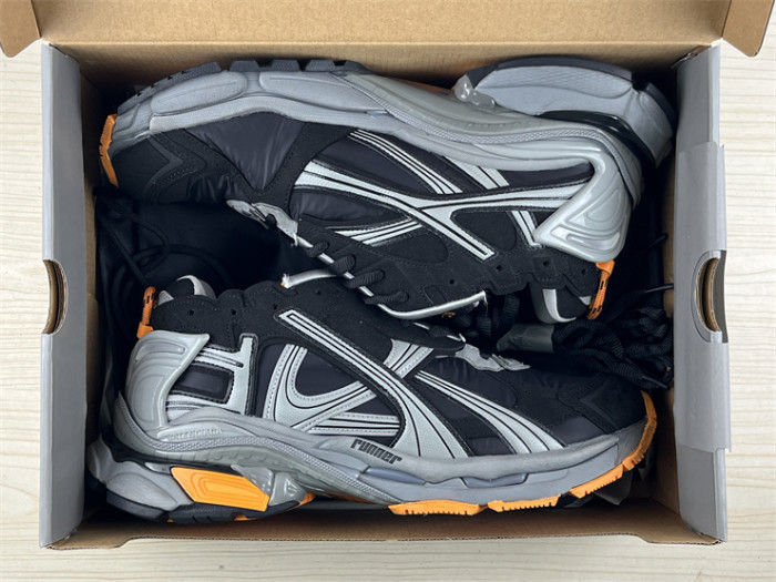 B 17FW Tripe-S High End Sneaker-442