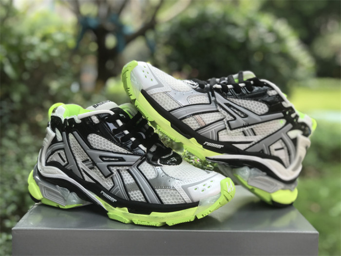 B 17FW Tripe-S High End Sneaker-380