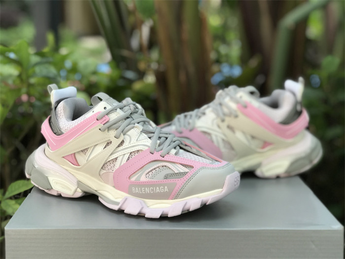 B 17FW Tripe-S High End Sneaker-377