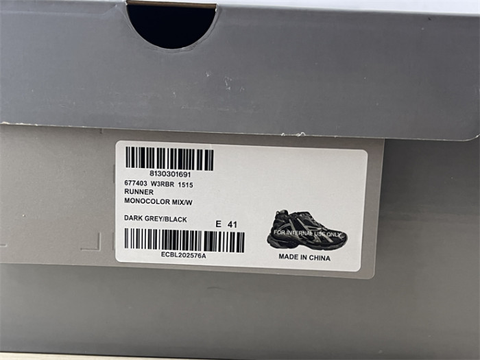 B 17FW Tripe-S High End Sneaker-440