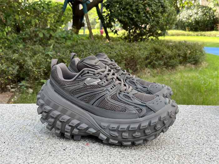 B 17FW Tripe-S High End Sneaker-432