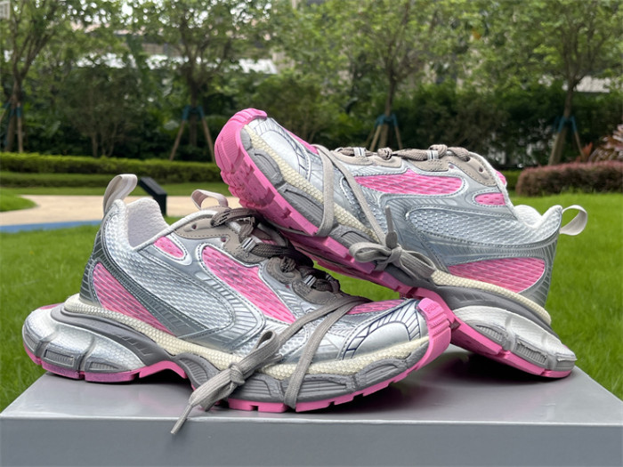 B 17FW Tripe-S High End Sneaker-424