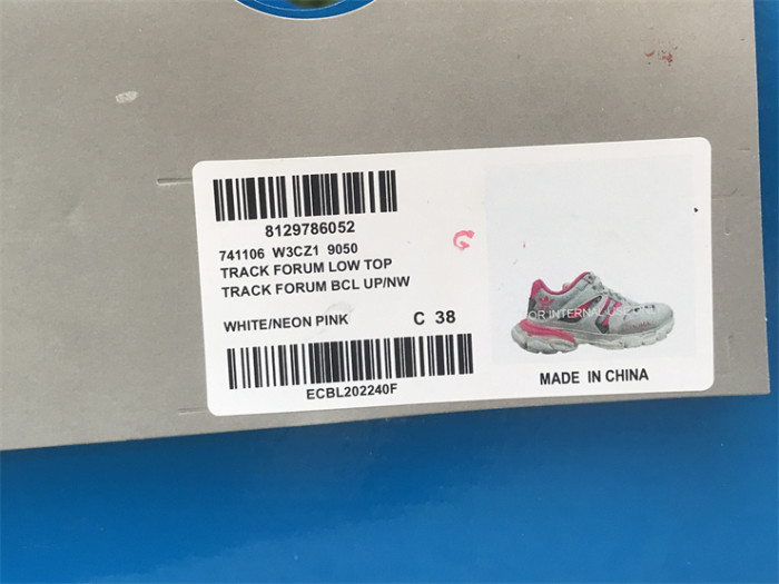 B 17FW Tripe-S High End Sneaker-408