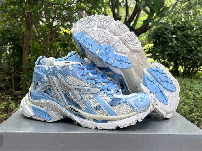 B 17FW Tripe-S High End Sneaker-414