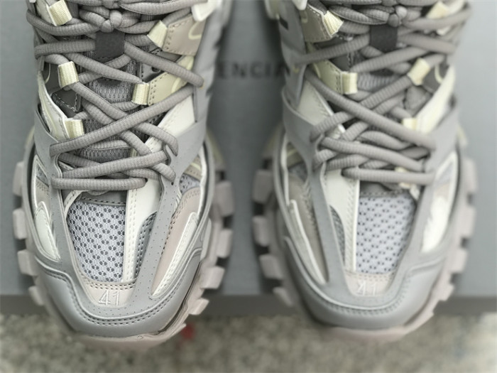 B 17FW Tripe-S High End Sneaker-386