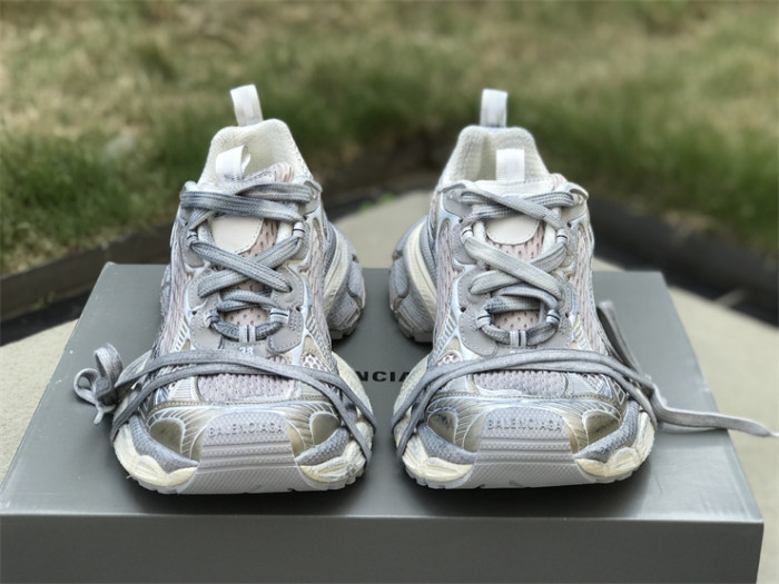 B 17FW Tripe-S High End Sneaker-364