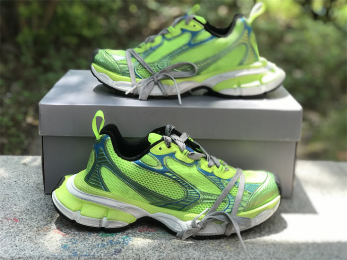 B 17FW Tripe-S High End Sneaker-376