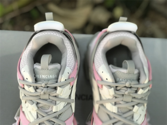 B 17FW Tripe-S High End Sneaker-377