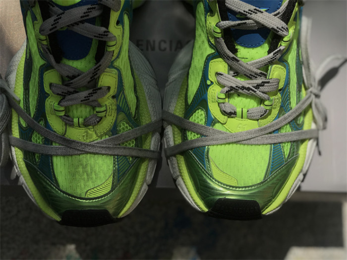 B 17FW Tripe-S High End Sneaker-376