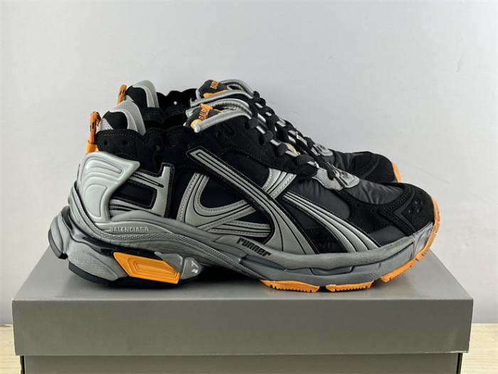 B 17FW Tripe-S High End Sneaker-442