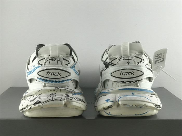 B 17FW Tripe-S High End Sneaker-407