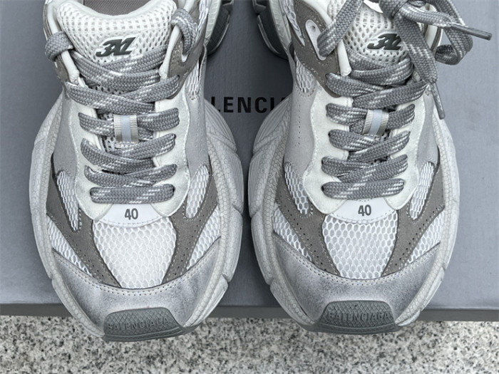 B 17FW Tripe-S High End Sneaker-437