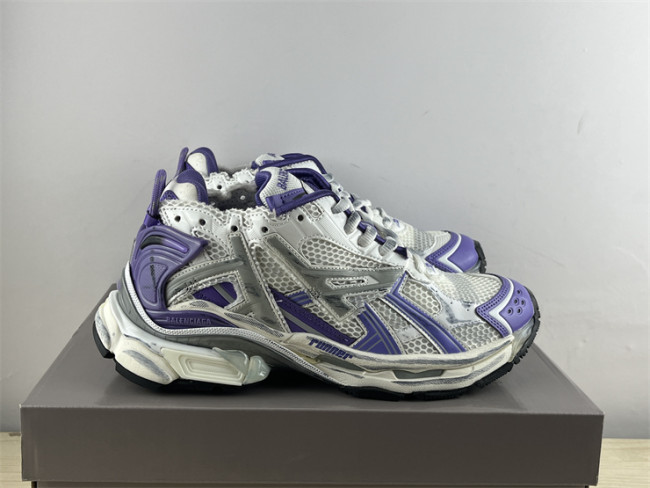 B 17FW Tripe-S High End Sneaker-438