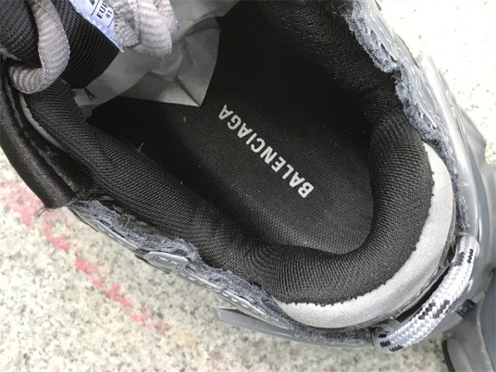 B 17FW Tripe-S High End Sneaker-389