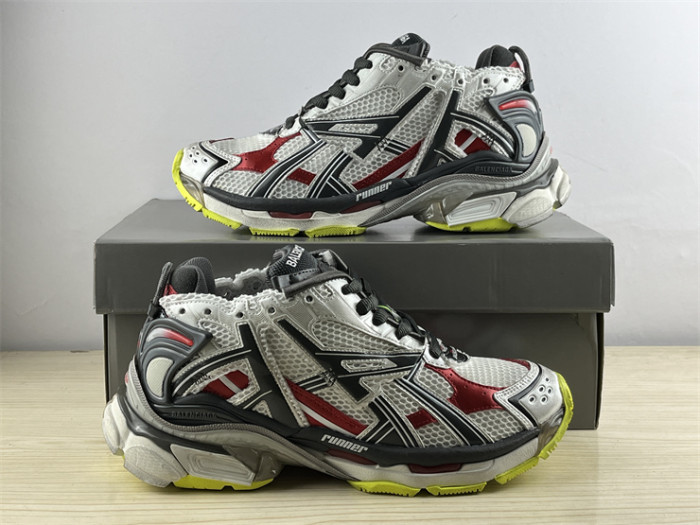 B 17FW Tripe-S High End Sneaker-418