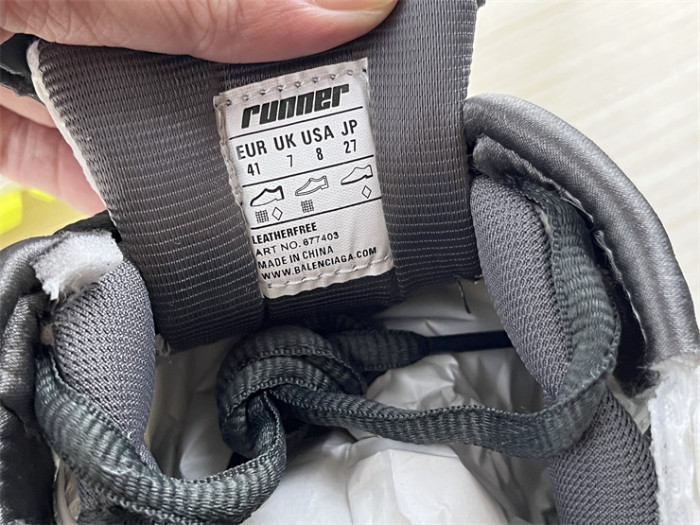 B 17FW Tripe-S High End Sneaker-418