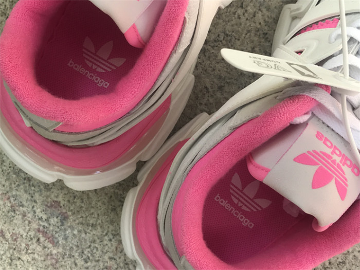 B 17FW Tripe-S High End Sneaker-408