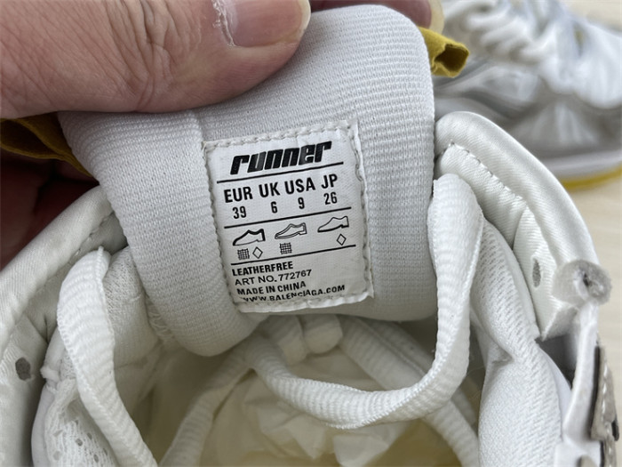 B 17FW Tripe-S High End Sneaker-435