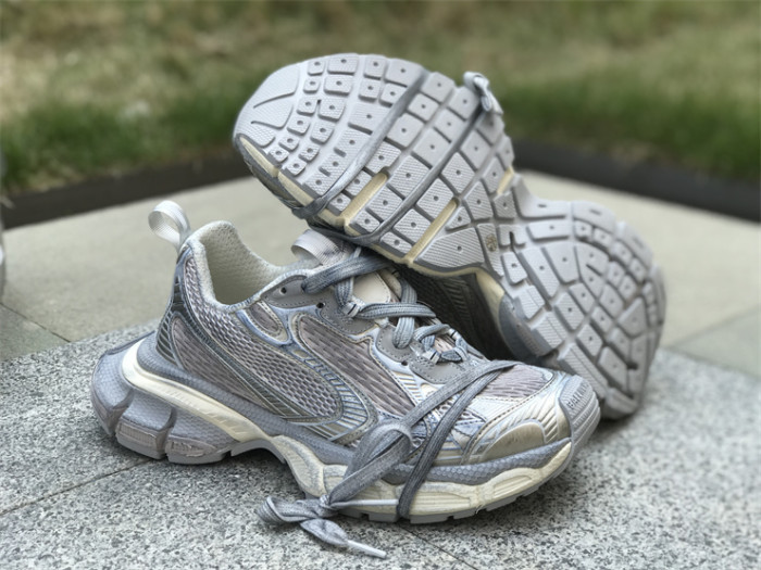 B 17FW Tripe-S High End Sneaker-364