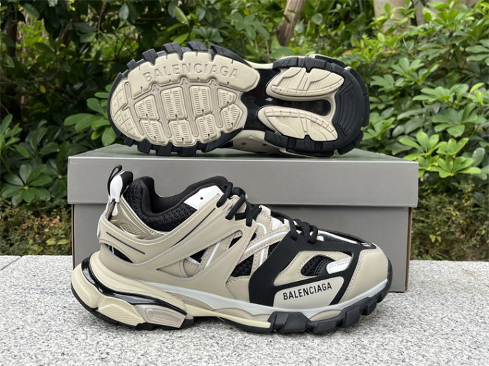 B 17FW Tripe-S High End Sneaker-436