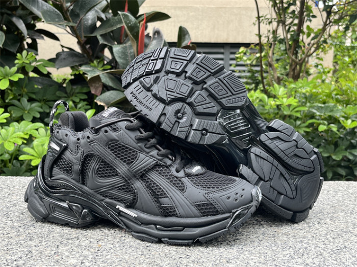 B 17FW Tripe-S High End Sneaker-428