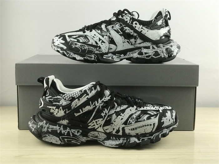 B 17FW Tripe-S High End Sneaker-405