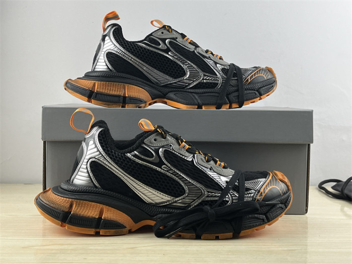 B 17FW Tripe-S High End Sneaker-413