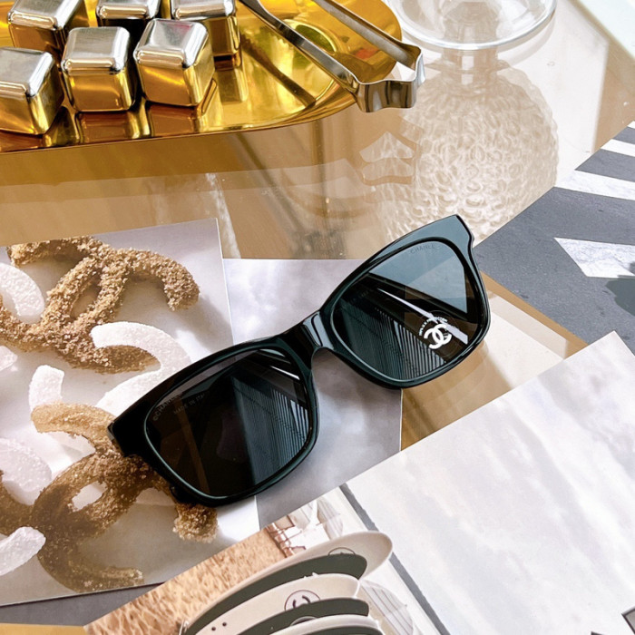 CHNL Sunglasses AAAA-2389