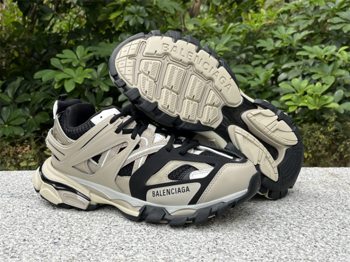 B 17FW Tripe-S High End Sneaker-436