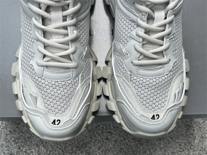 B 17FW Tripe-S High End Sneaker-426