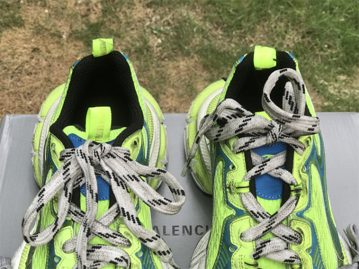 B 17FW Tripe-S High End Sneaker-392