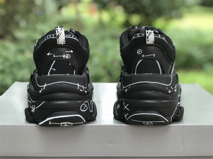 B 17FW Tripe-S High End Sneaker-394