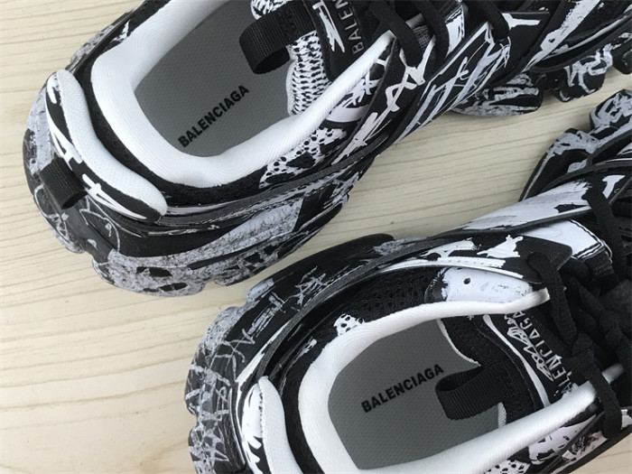 B 17FW Tripe-S High End Sneaker-405