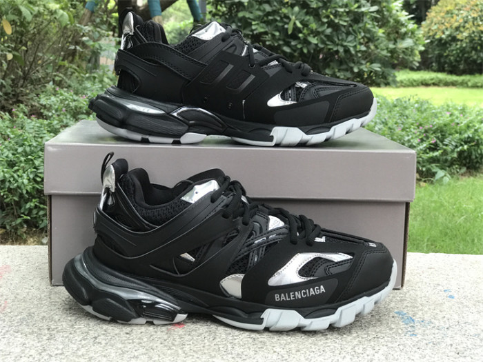 B 17FW Tripe-S High End Sneaker-395