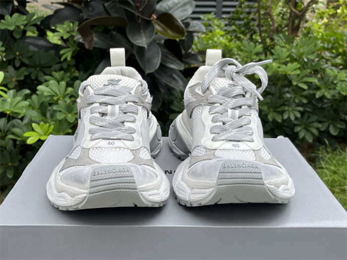 B 17FW Tripe-S High End Sneaker-437