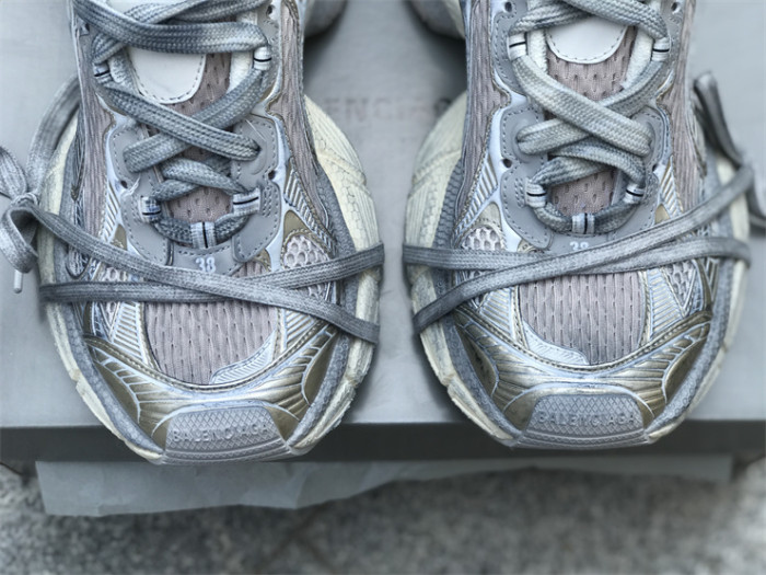 B 17FW Tripe-S High End Sneaker-364