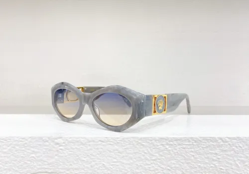 Versace Sunglasses AAAA-2072