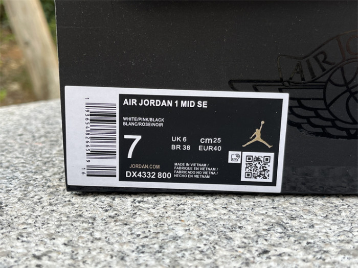 Authentic Air Jordan 1 Mid Flight Club”