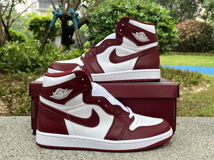 Authentic Air Jordan 1 High OG “Team Red”