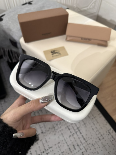 Burberry Sunglasses AAAA-2422