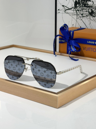 LV Sunglasses AAAA-4043