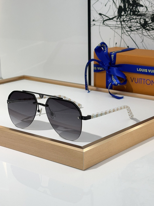 LV Sunglasses AAAA-4039