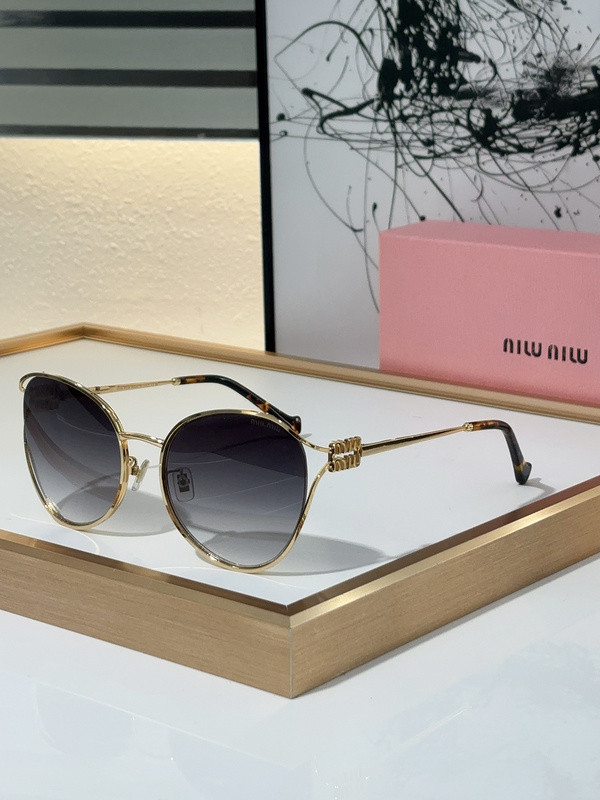 Miu Miu Sunglasses AAAA-902